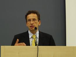 Minister Turk na konferenci o Inovacijskem novinarstvu Minister Turk na konferenci o Inovacijskem novinarstvu