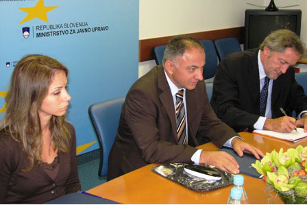 Minister Virant s črnogorskim podpredsednikom vlade o e-upravi Minister Virant s črnogorskim podpredsednikom vlade o e-upravi
