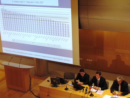 Tiskovna konferenca ministra Viranta o dosežkih e-uprave in e-volitvah Tiskovna konferenca ministra Viranta o dosežkih e-uprave in e-volitvah